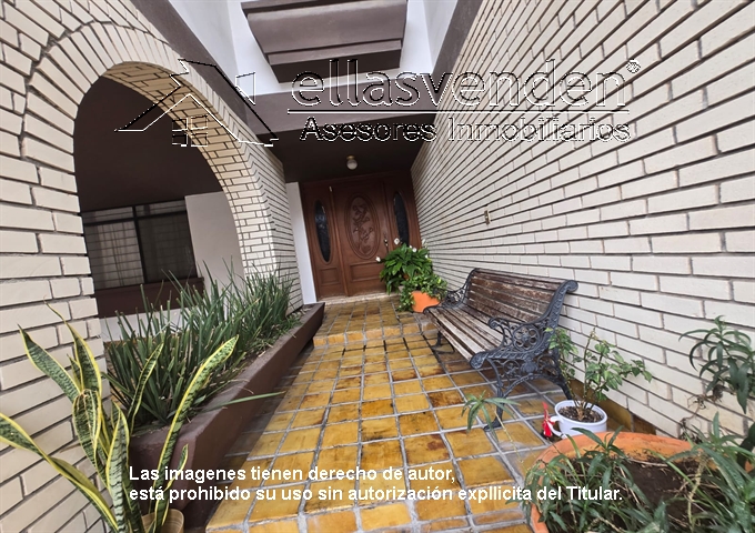 PRO2327 Casas en Venta, Country Tesoro en Monterrey